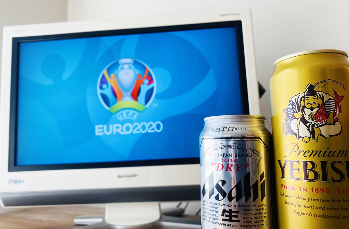 WOWOWのeuro2020の公式ロゴが映ったテレビとビール